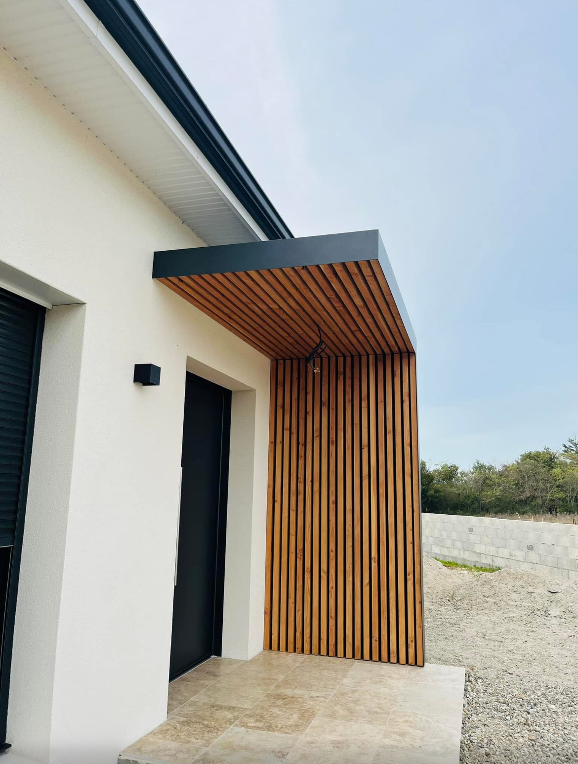 Création d'une marquise d'entrée pour villa individuelle